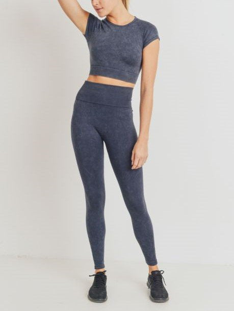 Waves and Crosses Seamless Raglan Crop Top AT2722 Black - front alt view 1