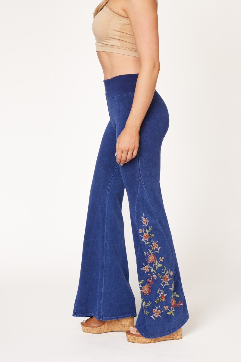 T-Party Mineral Washed Rust Flower Embroidery Yoga Pant CJ75316