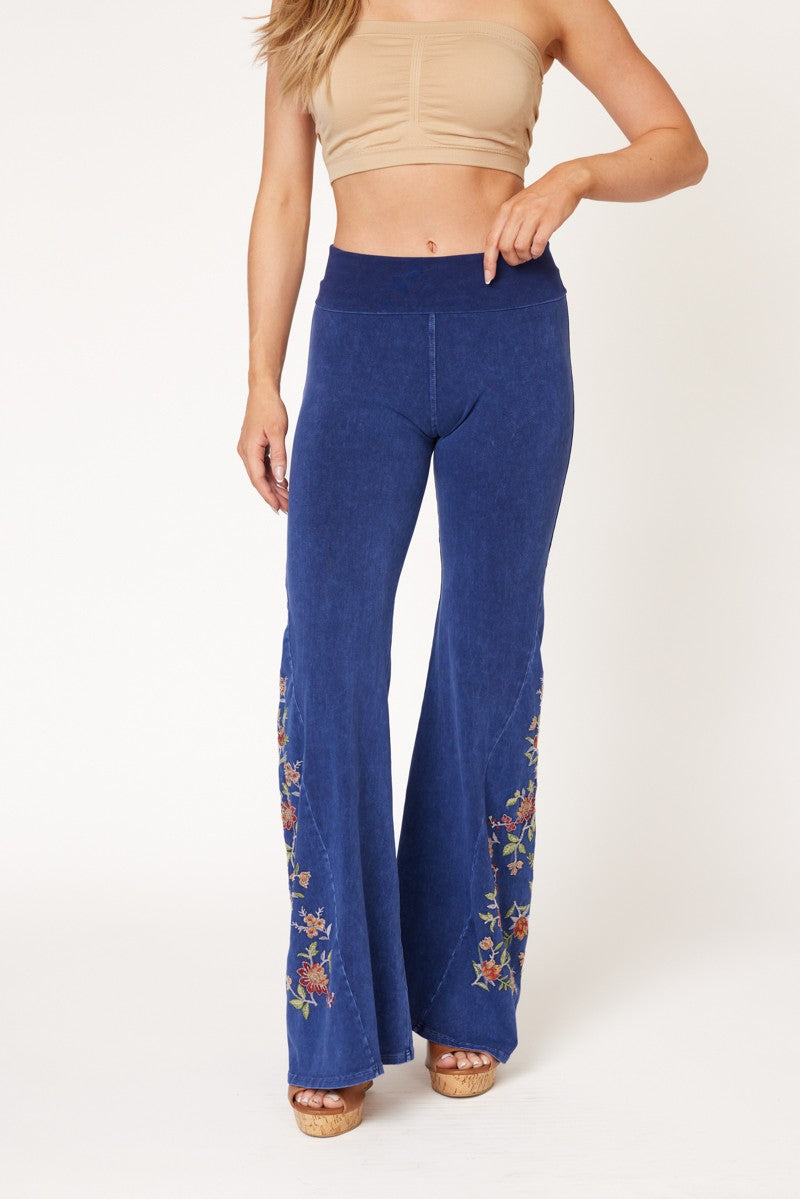 T-Party Mineral Washed Rust Flower Embroidery Yoga Pant CJ75316