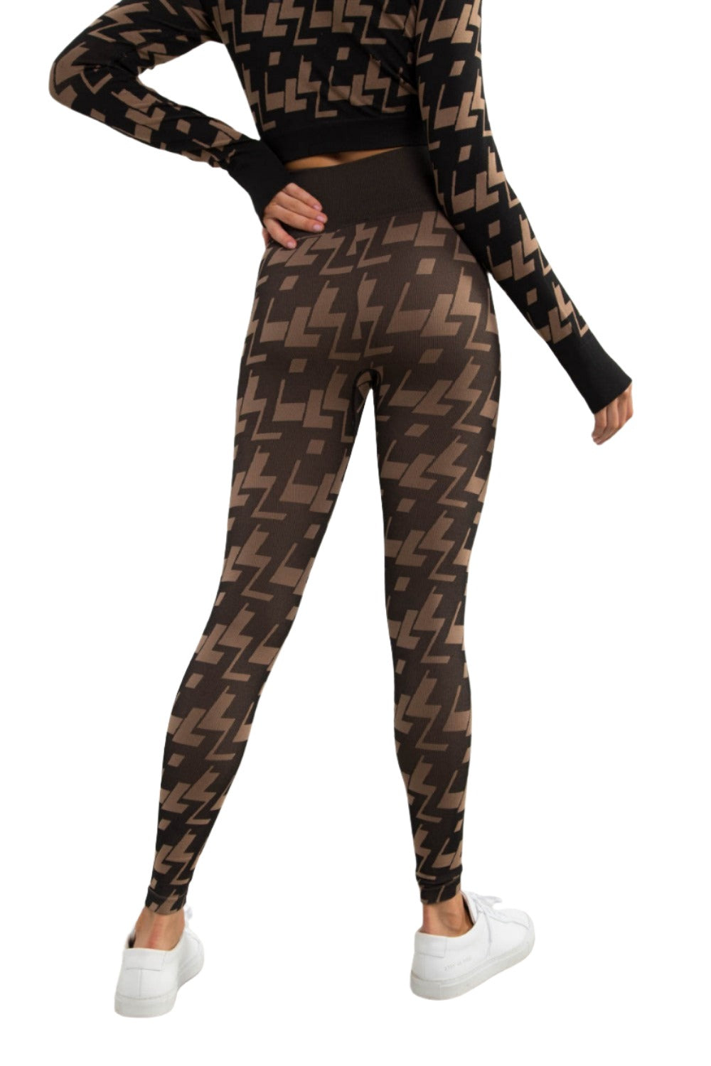 Mono B Seamless Geometric Print Leggings APH-A09101 - Brown - Back View