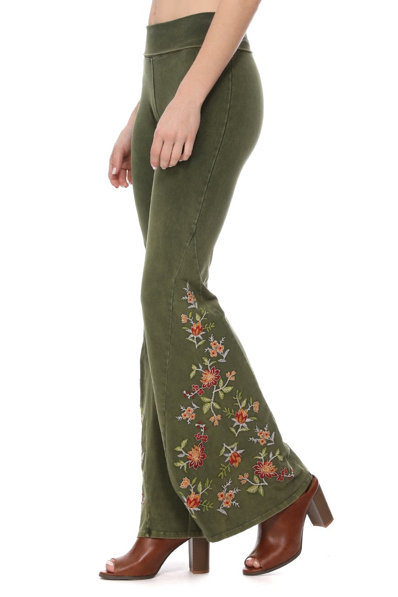 T-Party Mineral Washed Rust Flower Embroidery Yoga Pant CJ75316