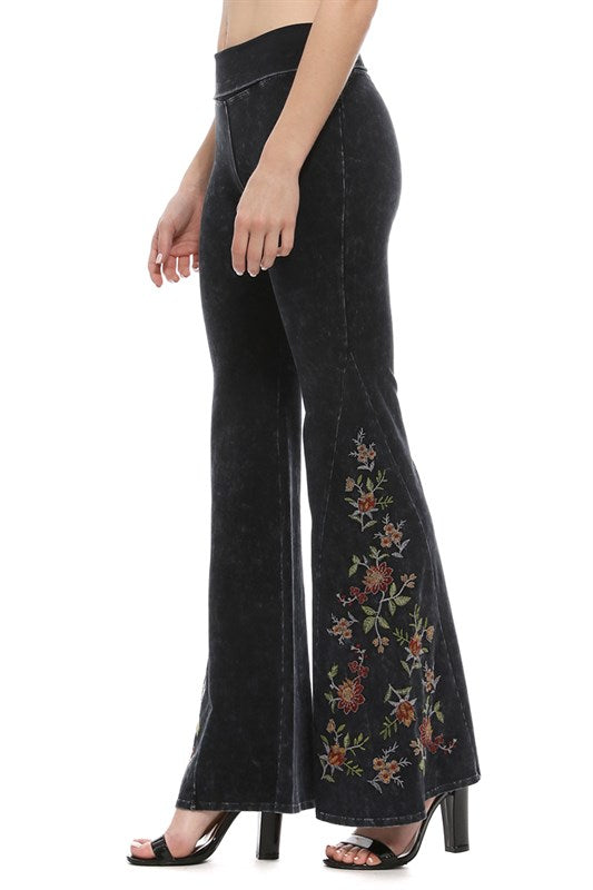 T-Party Mineral Washed Rust Flower Embroidery Yoga Pant CJ75316