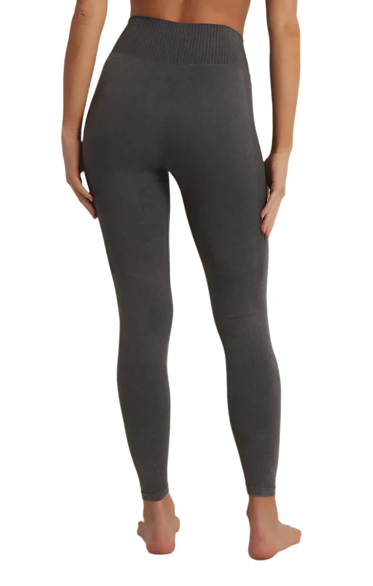 Z Supply WASH OUT SEAMLESS 7/8 LEGGING - Graphite - Back View