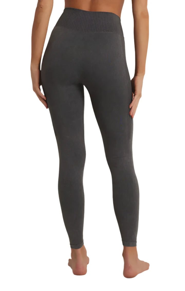 Z Supply WASH OUT SEAMLESS 7/8 LEGGING - Graphite - Back View