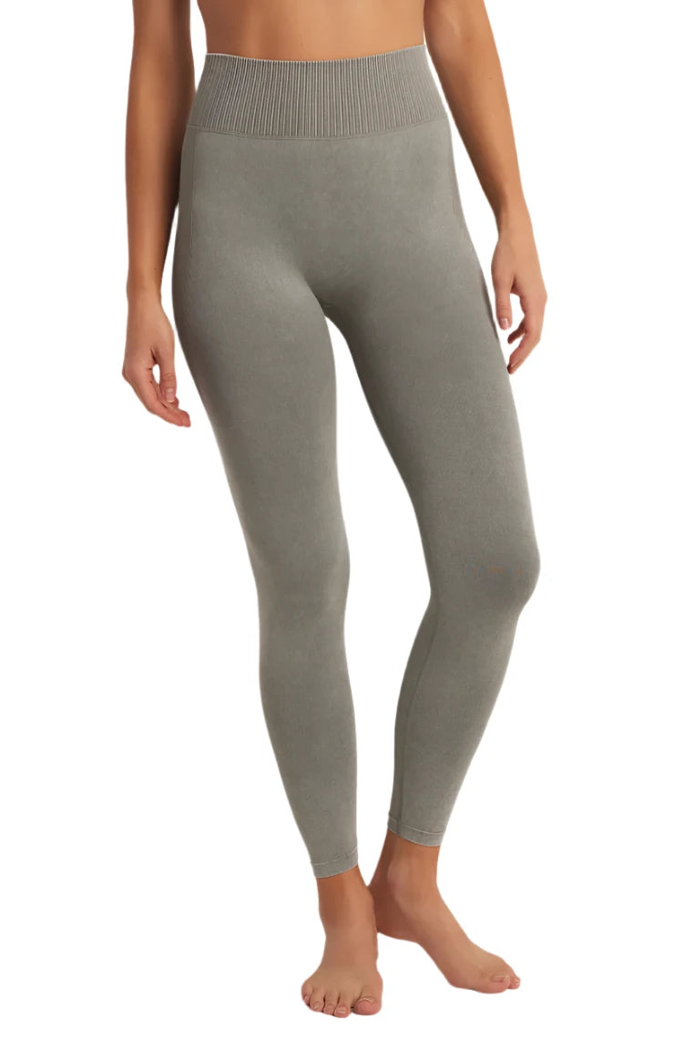 Z Supply WASH OUT SEAMLESS 7/8 LEGGING - Olive Green - Front View