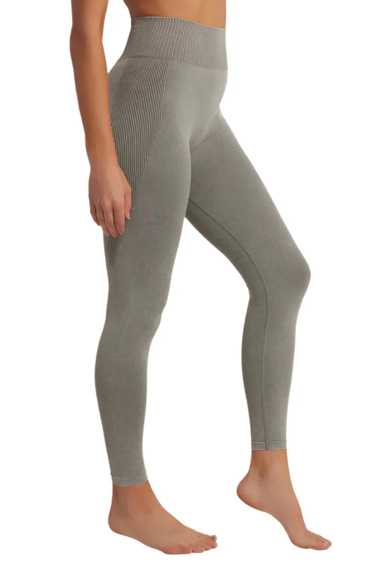 Z Supply WASH OUT SEAMLESS 7/8 LEGGING - Olive Green - Side View