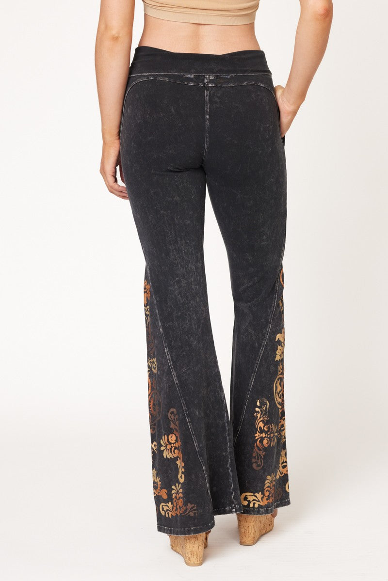 T-Party Hand Printed Floral Wide Bootcut Flair Pant with Pockets CS5702