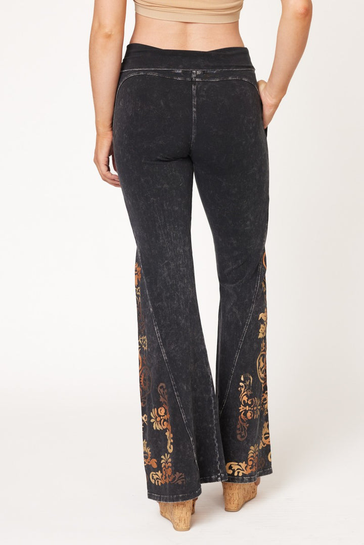 T-Party Hand Printed Floral Wide Bootcut Flair Pant with Pockets CS5702