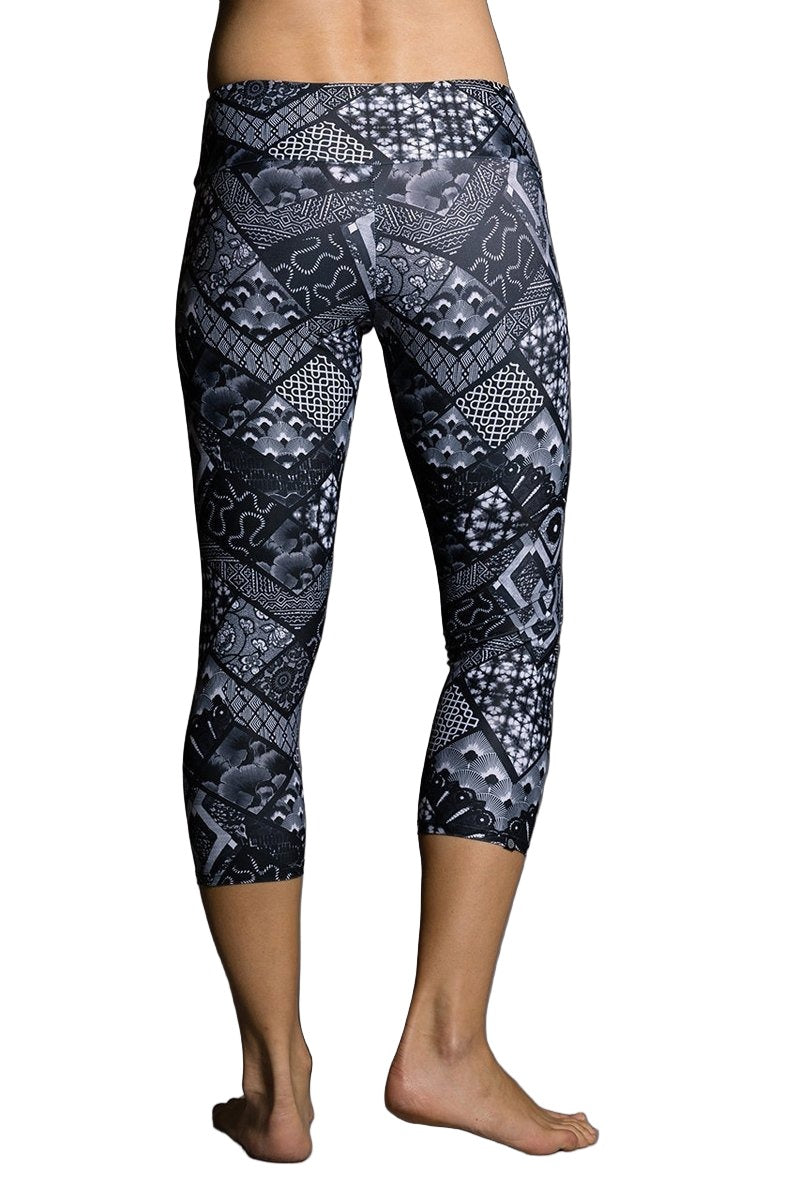 Onzie Hot Yoga Capri 202 Nior - rear view