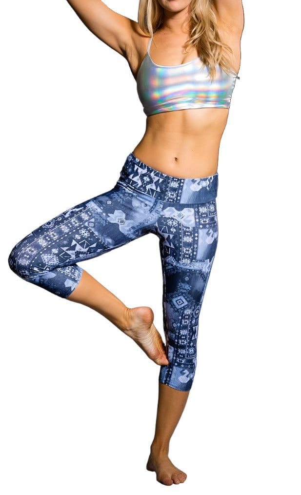 Onzie Hot Yoga Capri 202 Azul - front view