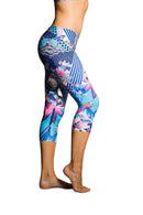Onzie Hot Yoga Capri 202 Juicy Leaf - side view
