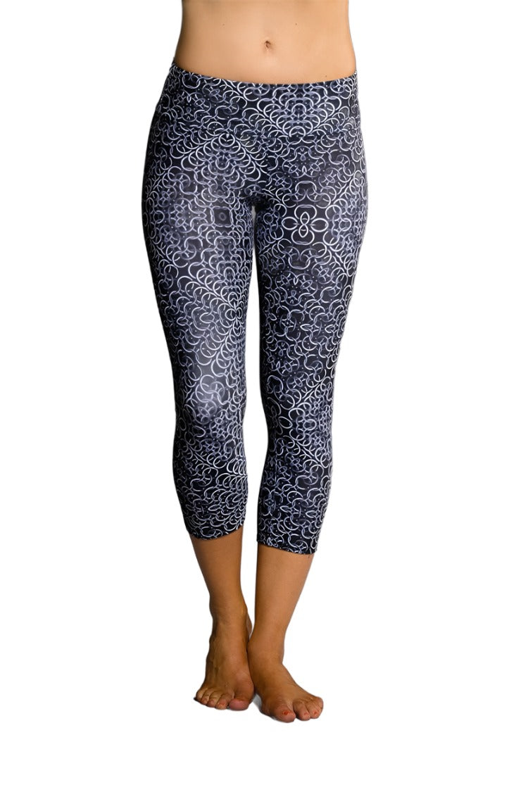 Onzie Hot Yoga Capri 202 Chain Gang - front view