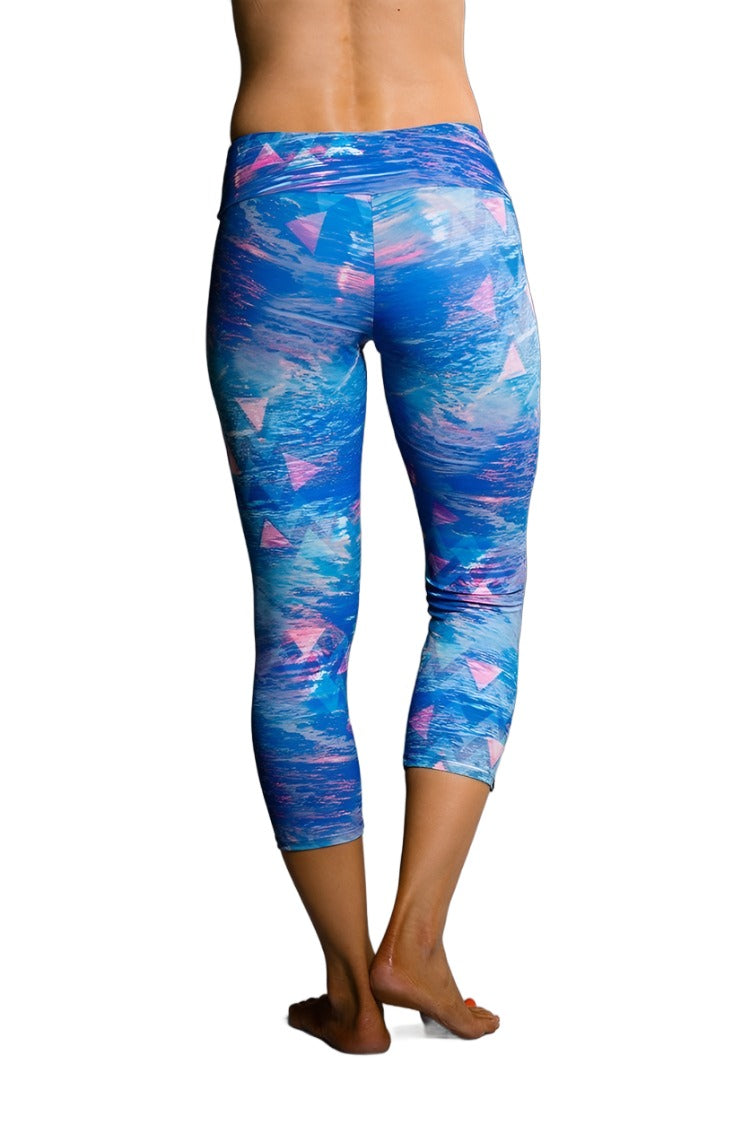 Onzie Hot Yoga Capri 202 Elevate