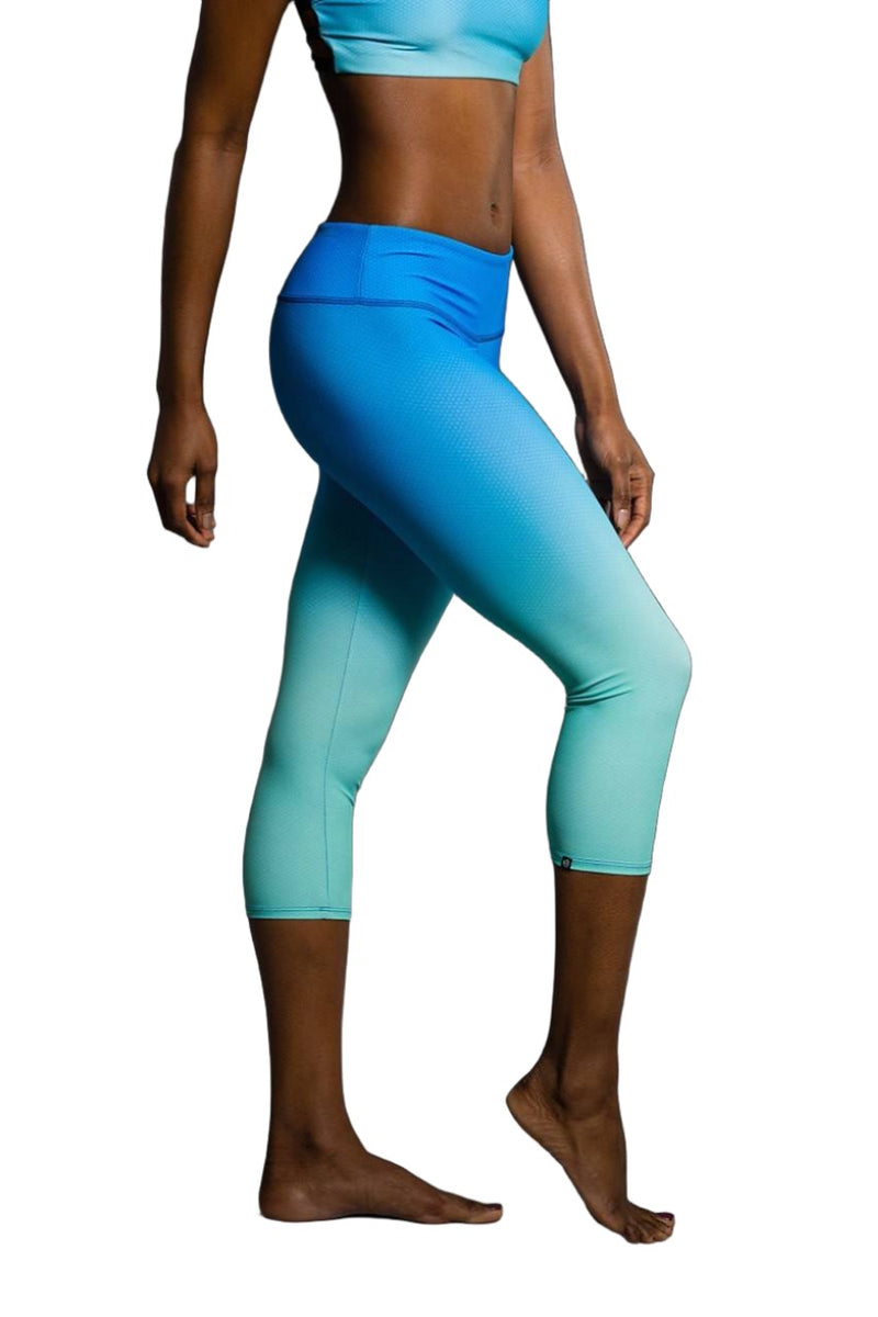 Onzie Hot Yoga Graphic Capri 241 - Indian Blue Ombre  - side view