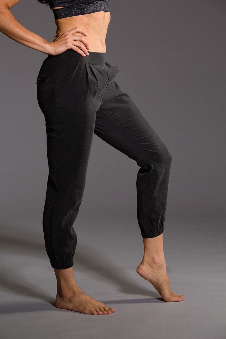 Onzie Hot Yoga Woven Jogger Pant 2019 - Black - side view