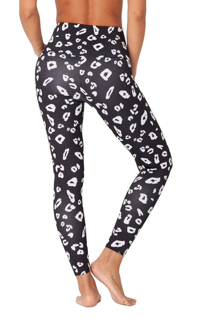 Onzie Flow Highrise Basic Midi 2029 - Black White Leopard - Rear View