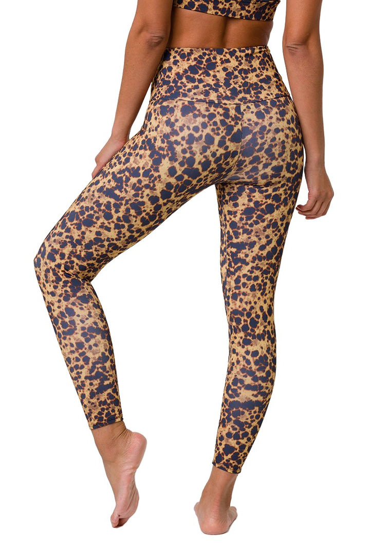 Onzie Flow Highrise Basic Midi 2029 7/8 legging  - Tortoise - rear view 