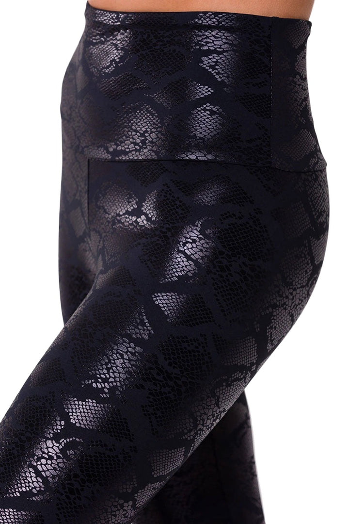 Onzie Flow Highrise Basic Midi 2029 Foil - Black Snake Foil - side close view 1