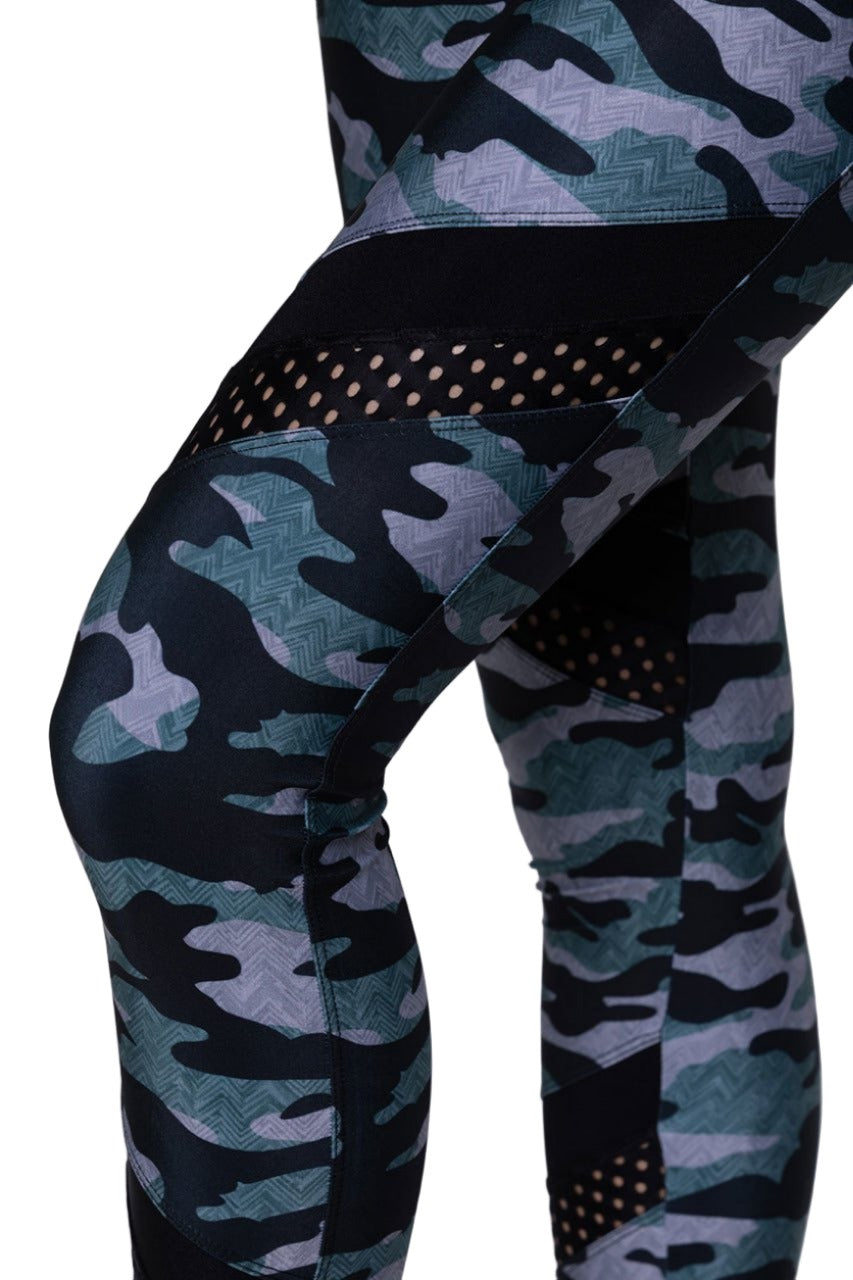 Onzie Flow Sporty Legging 2051 - Distressed Camo - side close view