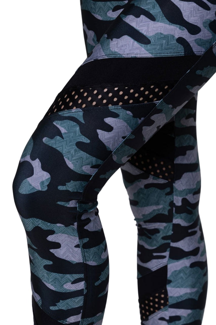 Onzie Flow Sporty Legging 2051 - Distressed Camo - side close view