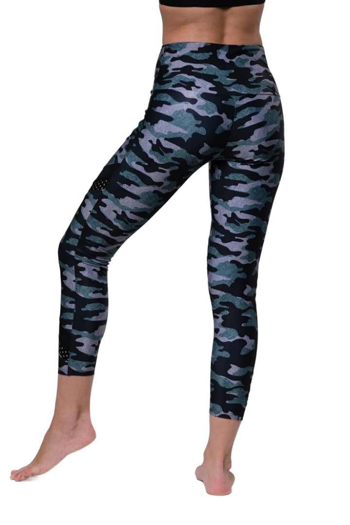 Onzie Flow Sporty Legging 2051 - Distressed Camo - rear view
