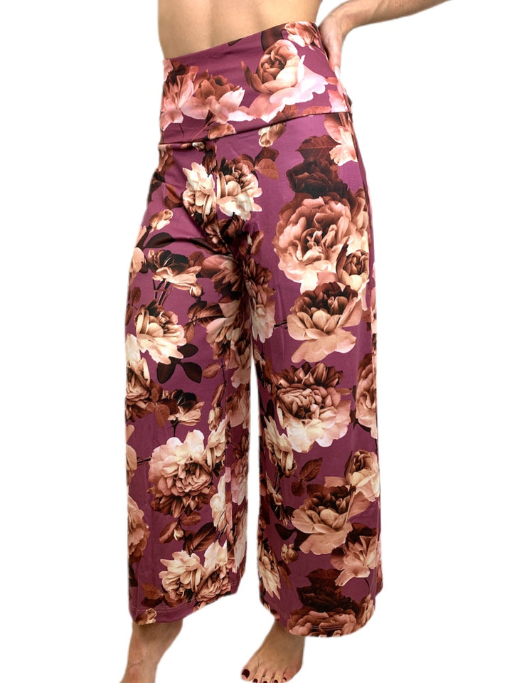 Onzie Wide Leg Crop Pant 2102 - gardenia - side view