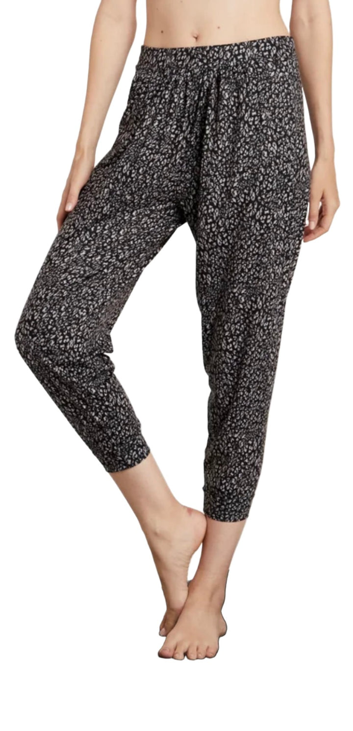 Onzie Honey Leopard Unwind Pant 2233 - Honey Leopard - front view
