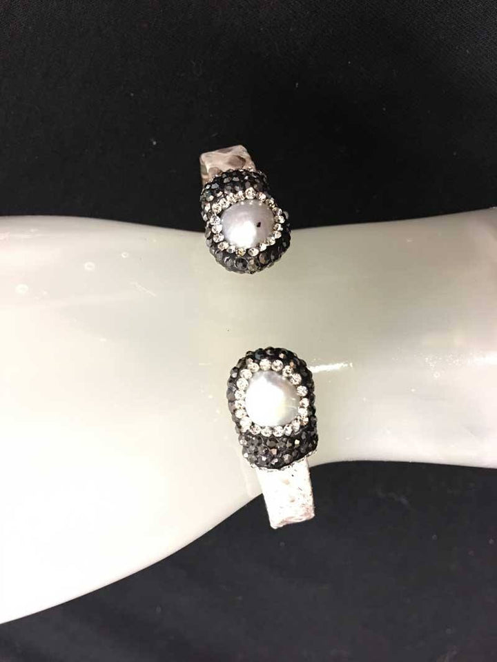 Snake Skin Adjustable Bracelet With Pearls - One side
