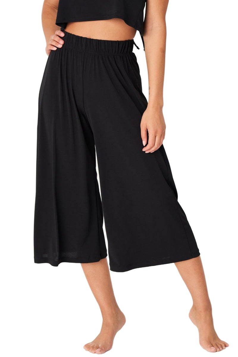 Onzie Flow Cropped Samba Pant 2268 -  Black - Front View