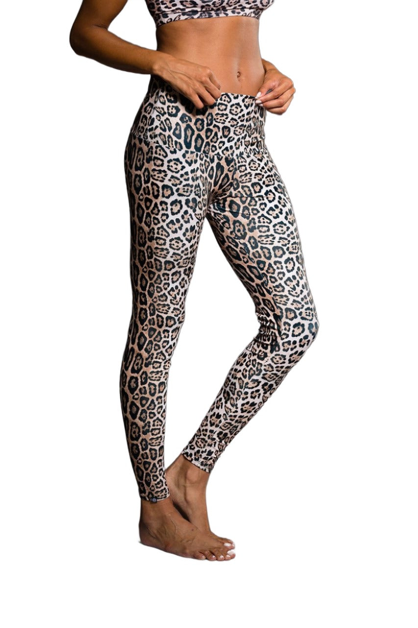 Onzie Flow Highrise Basic Midi 2029 - Leopard - side view