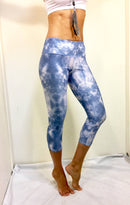 Onzie Hot Yoga Capri 202 Oceana - front view