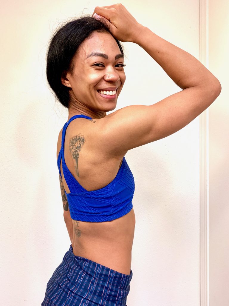 Onzie Flow Heart Bra 3082 Selenite - Royal Selenite - side view