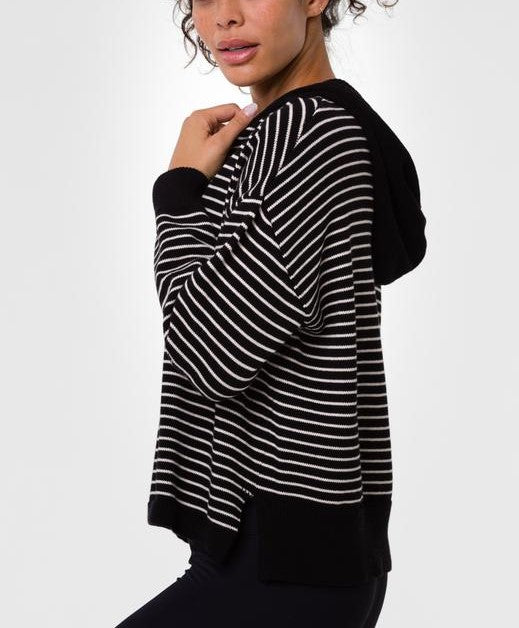 Onzie Yoga New Stripped Sweater Hoodie 3133 - Black/White Stripe - side view