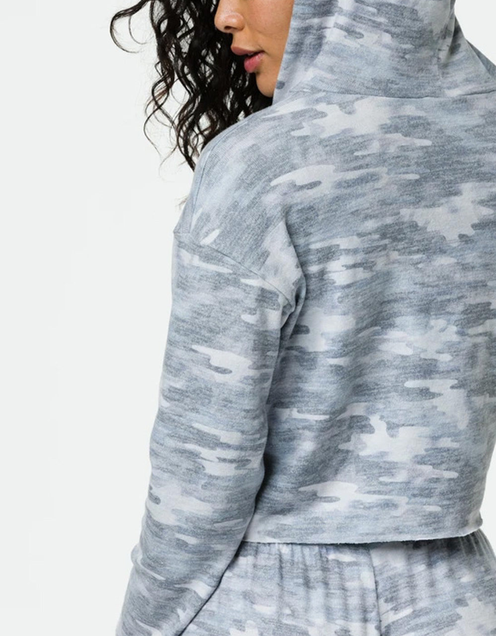 Onzie Flow Weekend Crop Hoodie 3710 - Cozy Camo - close view