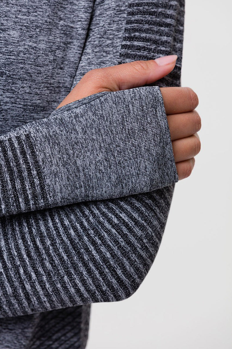 Onzie Long Sleeve Seamless Top 3801 - Black - close view