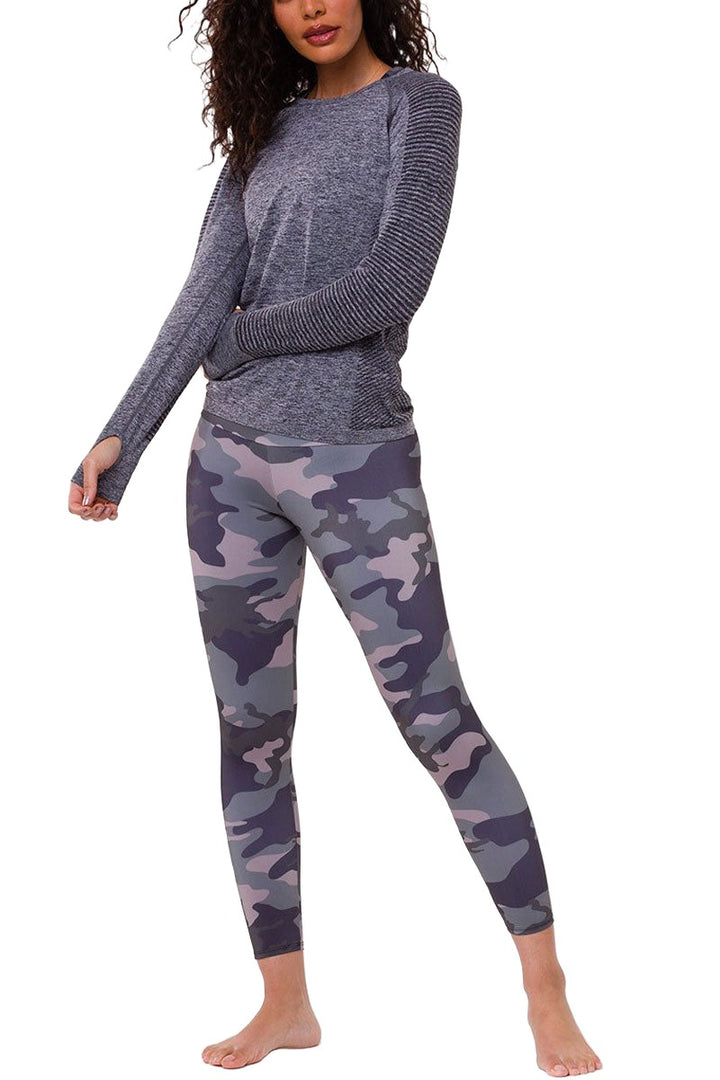 Onzie Long Sleeve Seamless Top 3801 - Black - front view