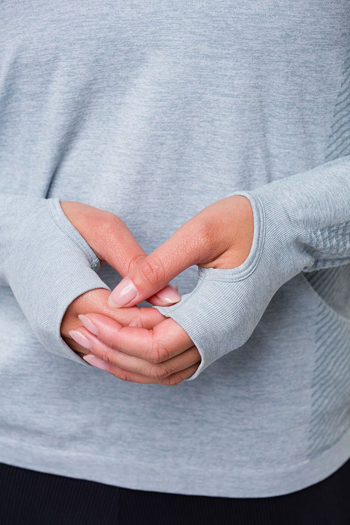 Onzie Long Sleeve Seamless Top 3801 - Moonstone - close view 1