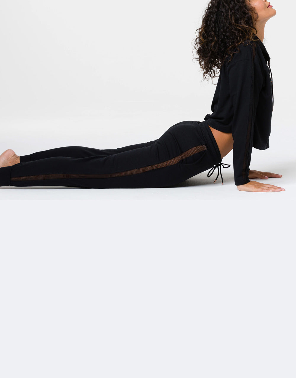 Onzie Flow Mesh Cropped Hoodie 630 - Black - side alt view