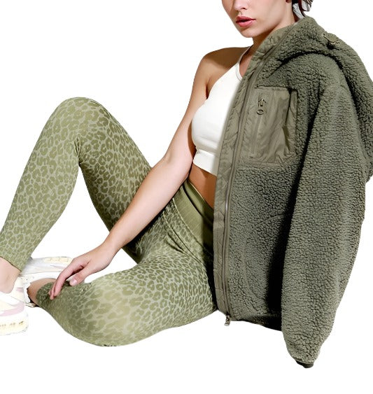 NikiBiki Leopard Seamless Legging - One Size - Sitting View