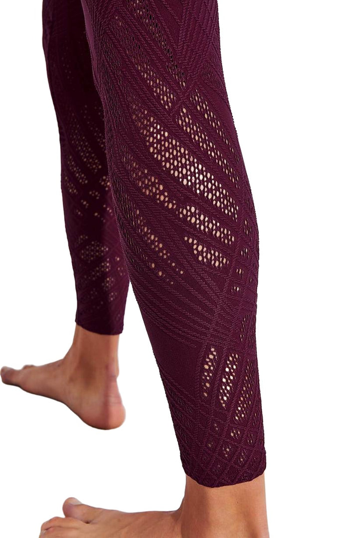 Onzie Selenite 7/8 Midi Legging 2083 - Burgundy - close  view