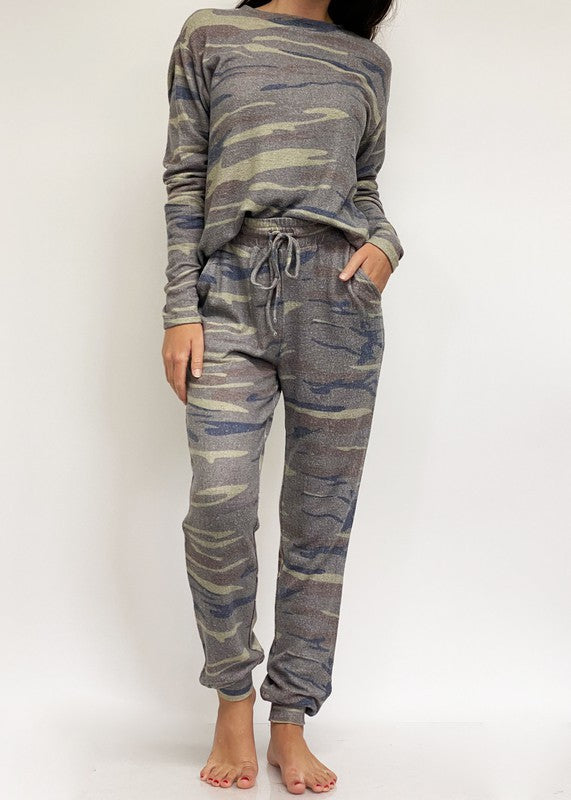 Fornia Camo Lounge Set -  front view