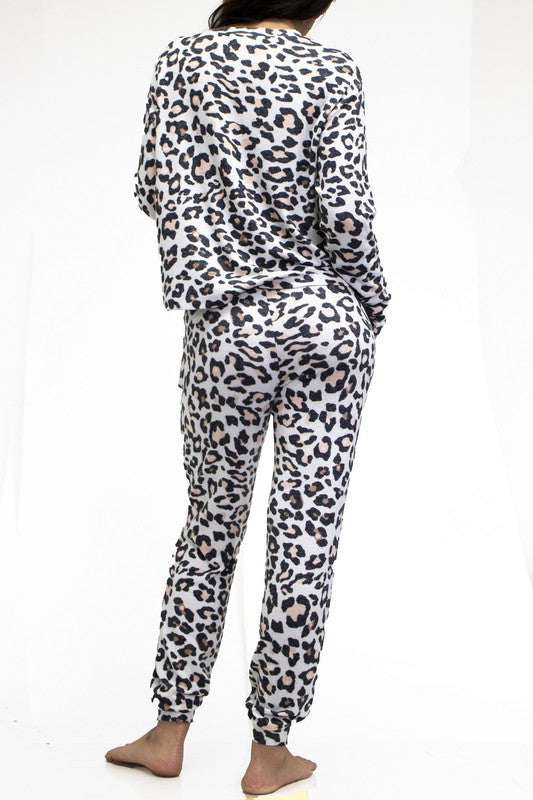 Fornia Leopard Lounge Set - rear view